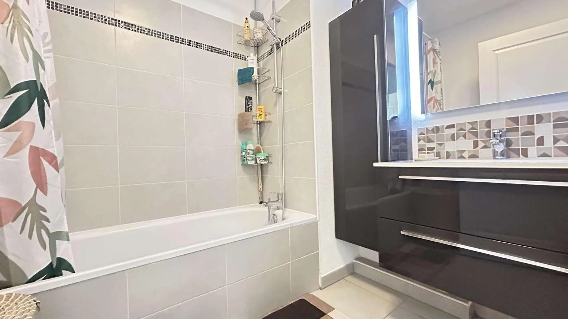 Mazet 3 Pieces Avec Jardin, Climatisation Et Parking Au Muy - Fr-1-226-554 Villa Le Muy France